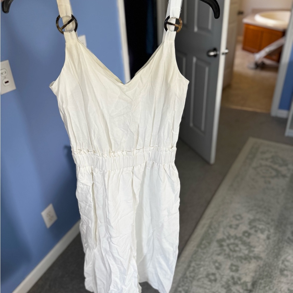 White Sleeveless V-Neck Summer Dress with Ring Strap Detail